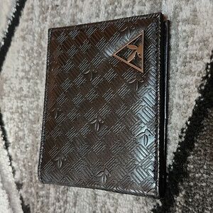 PLAYBOY OFFICIALLY LICENSED BLACK METAL LOGO BI-FOLD WALLET